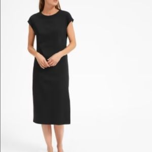 Everlane Luxe Cotton Side-Slit Tee Dress in Black